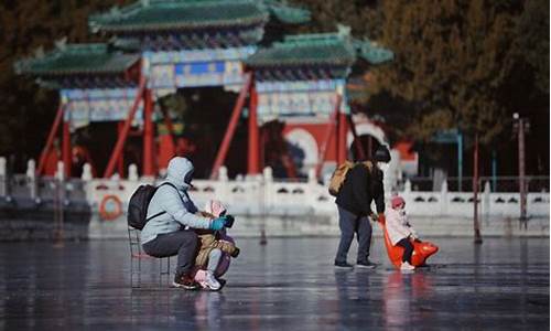 卧龙湾滑雪场,北京卧龙公园滑冰